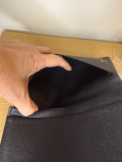 Louis Vuitton Black Brazza Leather Mens/Womens Wallet